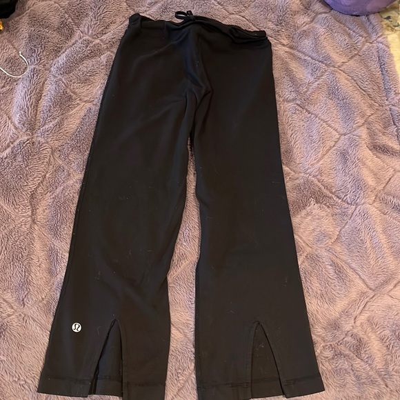 Original Black Lululemon Cropped Yoga Pants - Picture 1 of 3